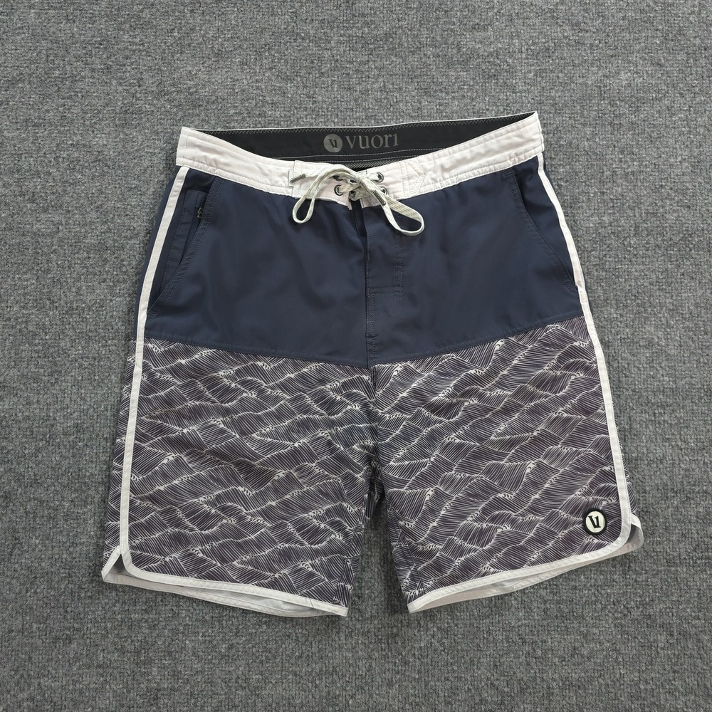 Vuori Board Shorts Mens 32 Blue Wave Geometric Cruise Swim Trunks Beach Surf